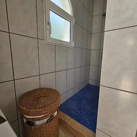 Comas بيت للعطل دينايا