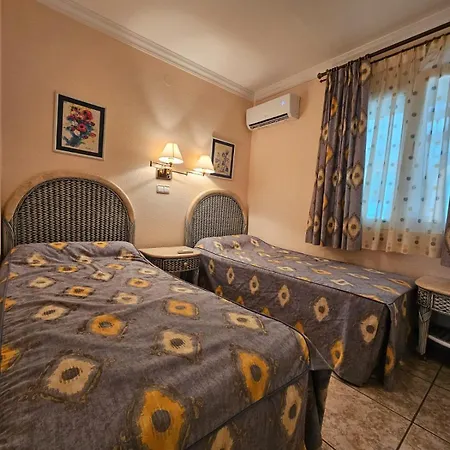 Comas * دينايا